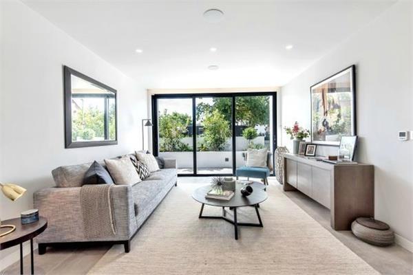 5 bed property in Twin Peaks, Uphill Road